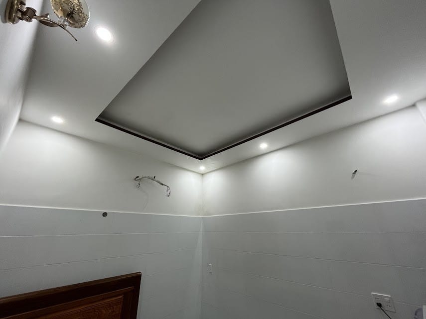 trần nhà đã được tẩy mốc